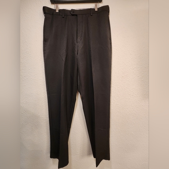 Roundtree & Yorke Other - Men's Classic Black Pants